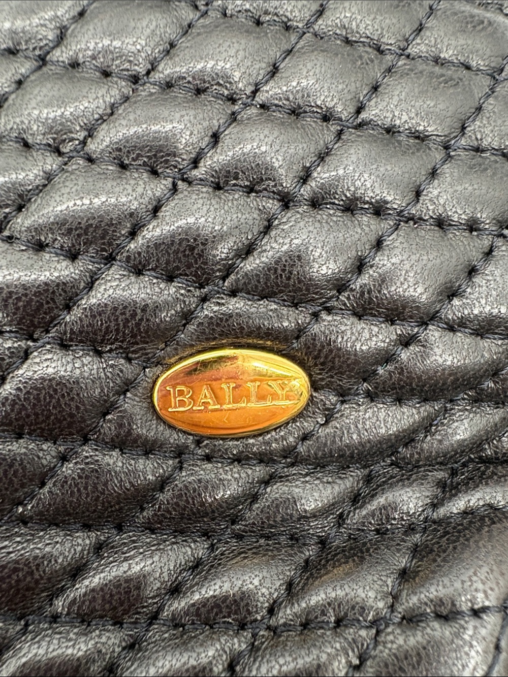 Vintage Bally Black Quilted Leather Shoulder Bag with Gold Chain Straps - Picture 2 of 8